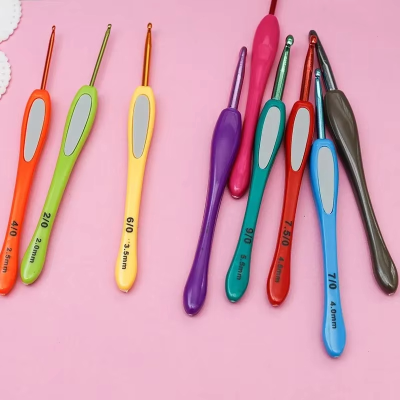 1. Soft Grip Crochet Hook Kit  - огляд і ціна Knob Aluminum